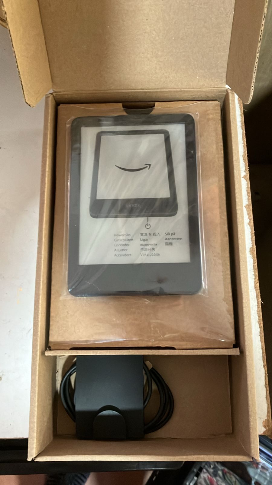 Kindle Gen 11 (2022) Bundle - Certified Refurbished - Image 2